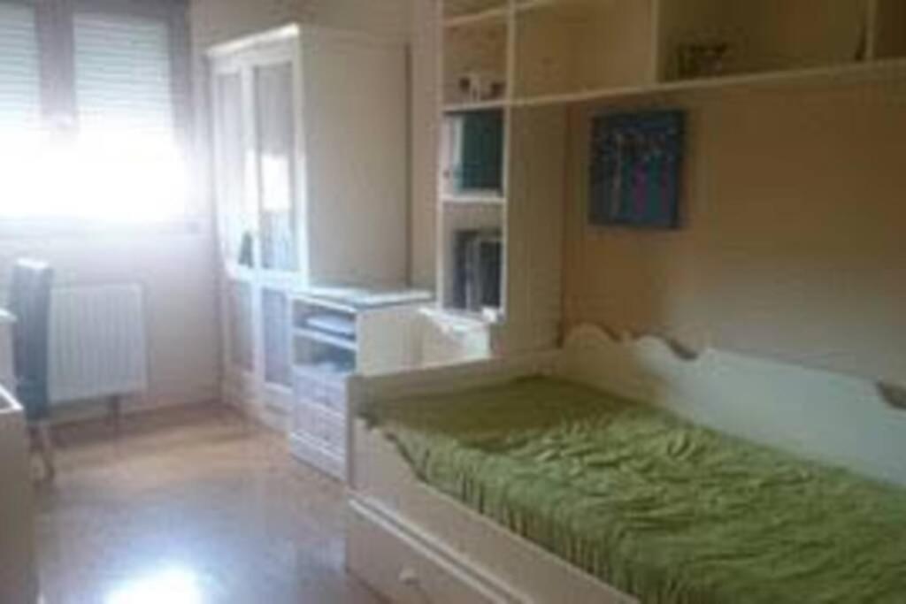 Piso En Los Corrales De Buelna Apartment Exterior photo